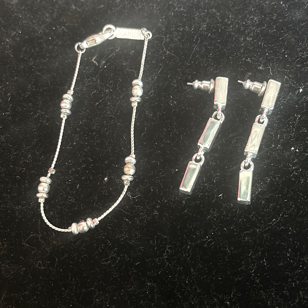 Napier 90’s Earring & Bracelet Set